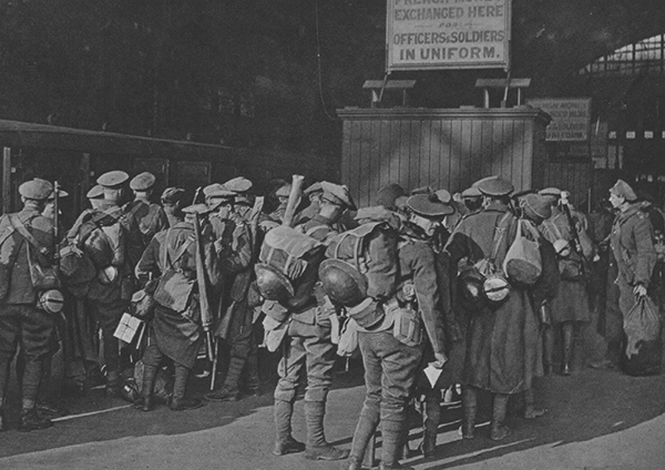 WW1 troops at railway station